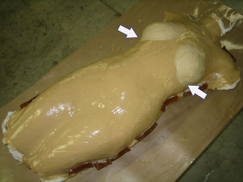Polygel Thickened with PolyFiber II to Fill Undercuts Rubber Body Mold