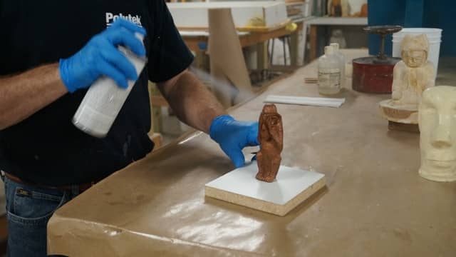 Spray Pol-Ease 2500 Release Agent Apply Pol-Ease 2500 Release Agent