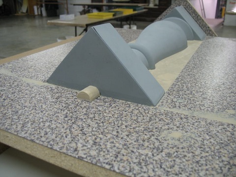 Accommodate Structural Rod Structural support in molds