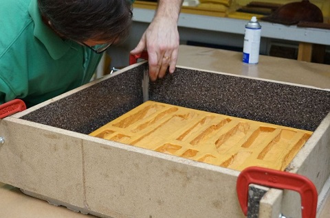 Seal_Interior_Corners_of_Mold_Box