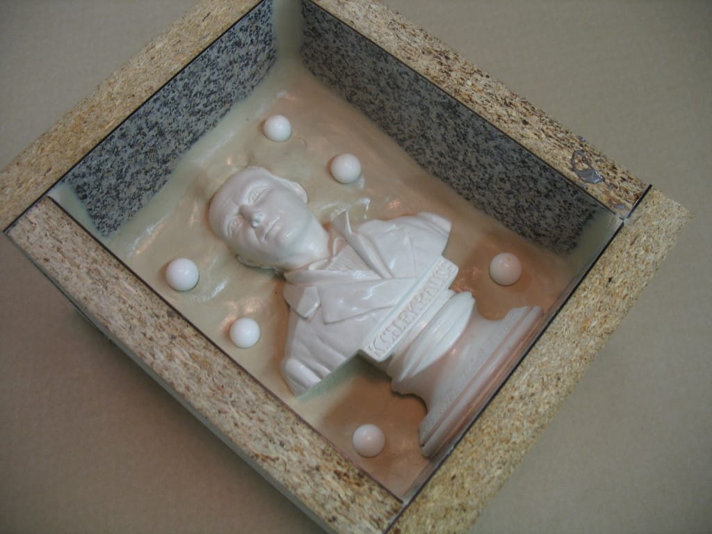 Embed Part of Model in Clay Two-Piece Block Mold - Using Clay